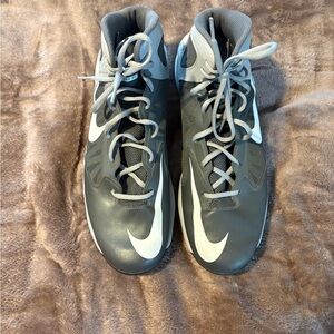 Nike Men’s size 13 Prime Hype Basketball shoes in Grey and in Like New Condition